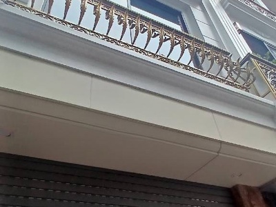 Lạc long quân 52m x6 tầng thang máy-18,5 tỷ-phân lô,ô tô vào nhà ,2 thoáng,nở hậu 0