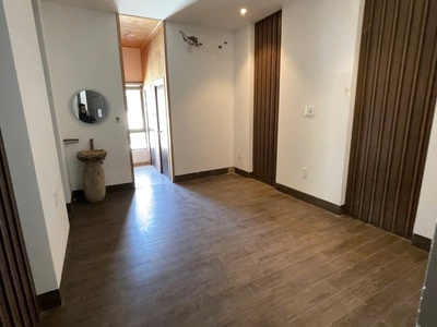 Cần bán nhà 4 tầng Đường Nguyễn Chí Thanh 2
