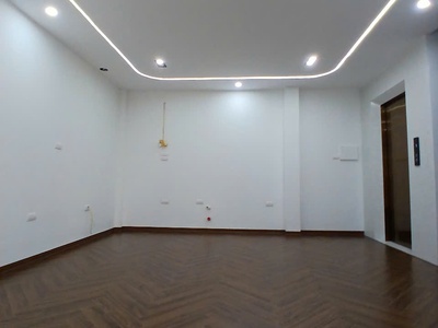 Em cần bán nhà phố Cát Linh 45 m2 xây 7 tầng thang máy mới xây ra phố 15 m giá 16 tỷ 4
