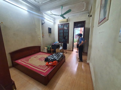 Cho thuê nhà Ngõ 76  Chùa Hà, Cầu Giấy 55m x 4T , 5PN giá 20 triệu, cho làm CHDV 3