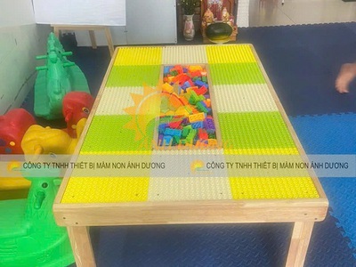 Bàn lego trẻ em, bàn chơi cát trẻ em, tường lego trẻ em 0