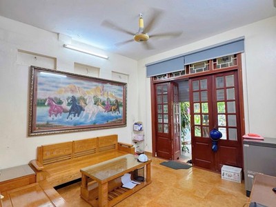 Bán nhà mặt phố cầu giấy,60m2, 7 tầng thang máy, 2 mặt tiền ô tô tránh 3