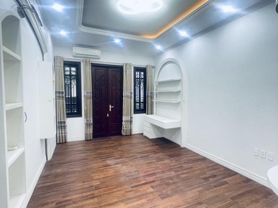 Bán nhà mặt phố trần thái tông 56m2, 7 tầng, thang máy, lô góc 2 mặt ô tô tránh 0