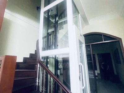 Bán nhà mặt phố trần thái tông 56m2, 7 tầng, thang máy, lô góc 2 mặt ô tô tránh 3