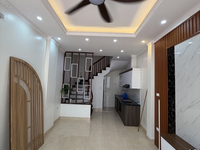 Bán nhà gia quất long biên, ngõ thông-oto đỗ-33m-nhỉnh6 tỷ  tl 0