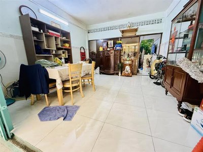 Bán nhà mặt tiền chợ p18   ngã 3 nguyễn sơn    2 tầng   85m2 giá chỉ 5.x tỷ 0