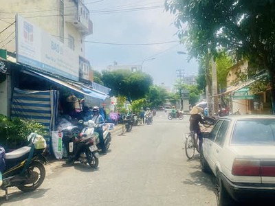 Bán nhà mặt tiền chợ p18   ngã 3 nguyễn sơn    2 tầng   85m2 giá chỉ 5.x tỷ 3
