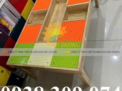 Bàn lego trẻ em, bàn chơi cát trẻ em, tường lego trẻ em 2