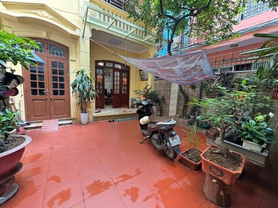 Bán võng thị , 81m, 3 tầng, vài bước ra  oto, full nội thất 0