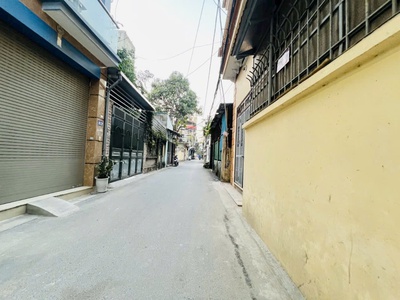 Bán nhà xây mới 6 tầng   thang máy nhập khẩu   gara ô tô   lô góc giang biên, long biên   giá chỉ 2