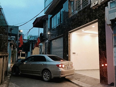 Bán nhà xây mới 6 tầng   thang máy nhập khẩu   gara ô tô   lô góc giang biên, long biên   giá chỉ 3