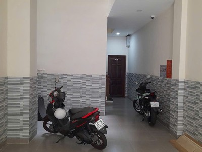 Bán căn nhà chdv 5 tầng quận 10, hxh gần chợ thuốc tô hiến thành 3