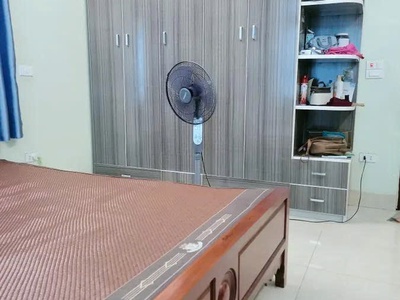 Bán nhà 30m2 x 4 tầng, mt 4m, giá 5.1  tỷ - ỷ la - hà đông - ô tô tô tránh 1