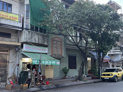 Bán nhà 4 tầng mặt đường Cù Chính Lan, gần bưu điện Thành phố 0