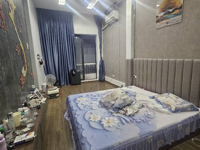 Bán nhà đại la 4 tầng dân xây phân lô 2 mặt ngõ thông hai bà trưng 0