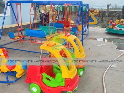 Xe chòi chân ô tô trẻ em, xe chòi chân ô tô 4 bánh cho bé 2
