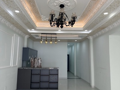 Bán nhà Nguyễn Văn Khối Ngay CV Làng Hoa - Dt67m2- giá nhỉnh 5 tỷ 1