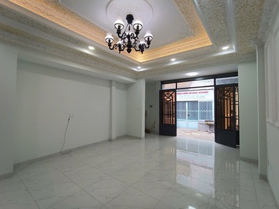 Bán nhà Nguyễn Văn Khối Ngay CV Làng Hoa - Dt67m2- giá nhỉnh 5 tỷ 2