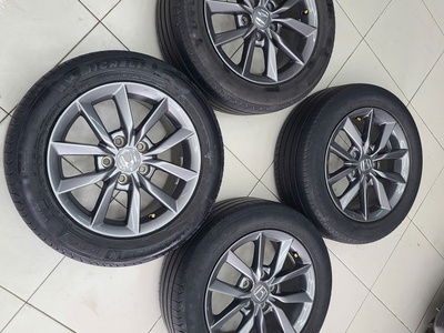 Bán bộ mâm zin civic 16 inch tặng kèm lốp 215/55/16 michelin 1