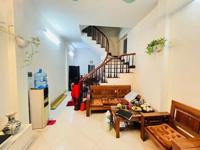 Bán nhà đội cấn 44/46m2.  4 tầng. mặt tiền 3.7m. giá 10.5 tỷ ba đình hà nội 4