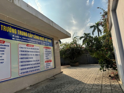 Chính chủ bán tổ hợp biệt thự và văn phòng 1090m2 tại số 3443 hùng vương, tp việt trì 2