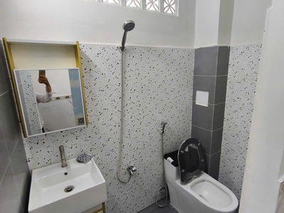 Bán nhà mới 2 tầng hxh bến bình đông p15q8. giá: 4.45 tỷ 3