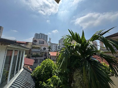 Khu vực hiếm nhà bán - gần hồ tây -tây nhiều hơn ta - xây căn hộ tuyệt vời 4 tầng   73/60m2   19 tỷ. 4