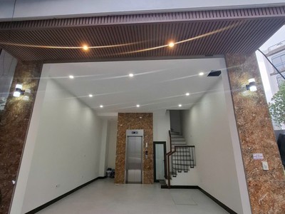 Bán nhà mới nguyễn văn linh   thạch bàn, 6 tầng thang máy   full nội thất   giá 7.95 tỷ 1
