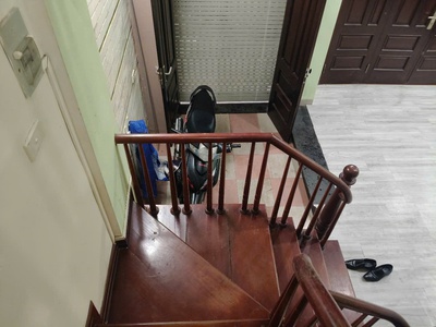 Cho thuê nhà nguyên căn ngõ 139 nguyễn ngọc vũ  40m2 x 5 tầng, 3 ngủ 2