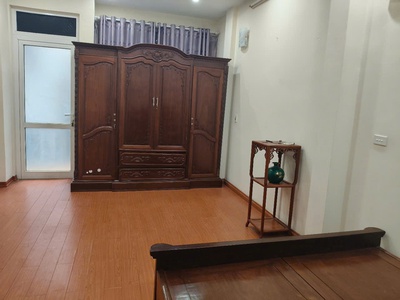 Cho thuê nhà nguyên căn ngõ 139 nguyễn ngọc vũ  40m2 x 5 tầng, 3 ngủ 3