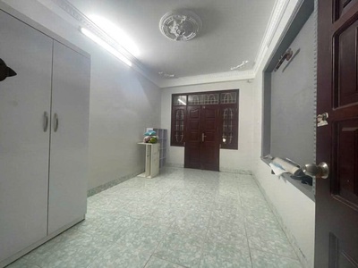 Cho thuê nhà nguyên căn ngõ 100 pháo đài láng 25m2x5 tầng.3 ngủ khép kín, 12 triệu/th 1