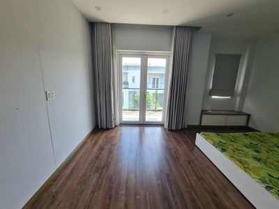 Cho thuê nhà mega village khang điền, dt 75m2, 3 tầng, 3 phòng ngủ, nội thất đầy đủ 4