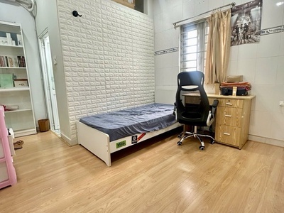  bán nhà 3 tầng- cách mt tôn đản vài bước chân- kế bên phố ẩm thực vĩnh khánh ra hoàng diệu đến 3