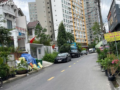 Bán nhà phố đường oto 210m2 , 3 tầng ngay nội khu q2 0