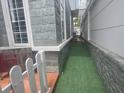 Bán nhà phố đường oto 210m2 , 3 tầng ngay nội khu q2 1
