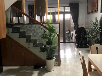 Bán nhà  5x15  mặt tiền đặng thúc vịnh   hóc môn giá tốt 1