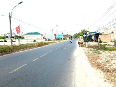 Bán 25m đất odt mặt tiền lê minh công - lagi giáp 577 chỉ 400tr/m ngang 0