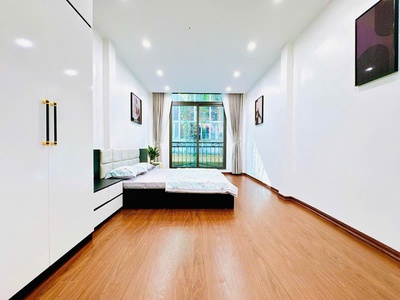 Khương trung cần bán nhà 35m 3 phòng ngủ tặng full nội thất, 02 thoáng cách ô tô 5m 4