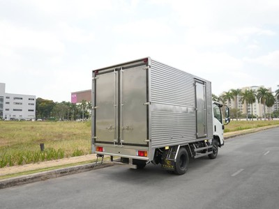 Isuzu QKR230 1T9 Thùng Kín dài 3m6 3