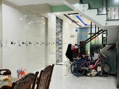 Nhà nhà 3 tầng đường dương đức hiền - gần biển 0