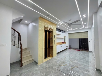 Sở hữu ngay căn nhà 6 tầng đẹp có thang máy - full đồ - cách phố 10m - đầy đủ gpxd 0