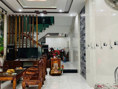Nhà nhà 3 tầng đường dương đức hiền - gần biển 1
