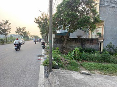 Bán đất chính chủ   vị trí đẹp mặt đường lớn 3