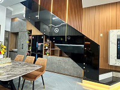 Nhà 3 tầng đẹp lung linh, mặt tiền đường hoà minh 2