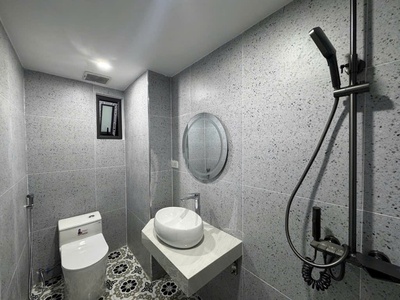 Sở hữu ngay căn nhà 6 tầng đẹp có thang máy - full đồ - cách phố 10m - đầy đủ gpxd 4