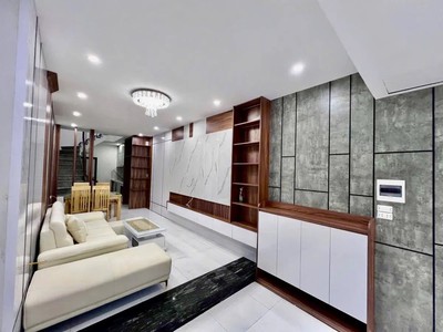 Giá tốt có 102. trung tâm bồ đề chỉ 8.x tỷ, 41m2, 4 phòng ngủ, ô tô cạnh nhà, full nt 1