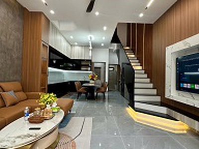 Nhà 3 tầng đẹp lung linh, mặt tiền đường hoà minh 1