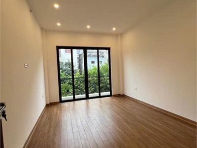 Bán nhà thượng thanh   50m    5 tầng thang máy    7,8 tỷ   ô tô gần   nhà đẹp ở ngay 0