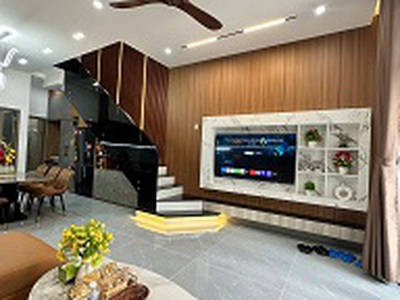 Nhà 3 tầng đẹp lung linh, mặt tiền đường hoà minh 4