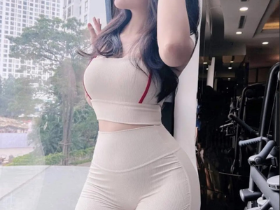 Vợ Xinh Như Hoa, Body Căng Đét Khiến Chồng Mê Mẩn 0